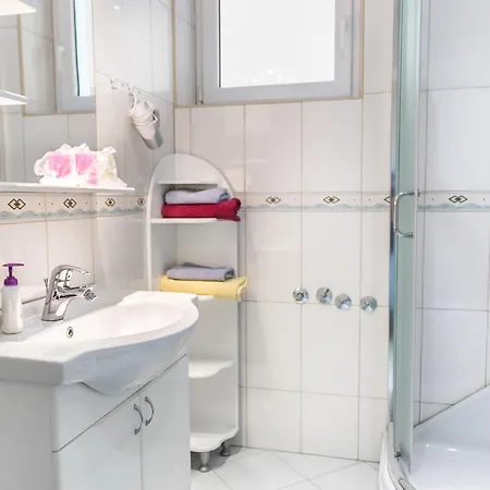Apartment Kalanj I Sobe