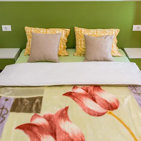 Kalanj I Sobe Apartment *