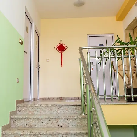 Apartment Kalanj I Sobe *